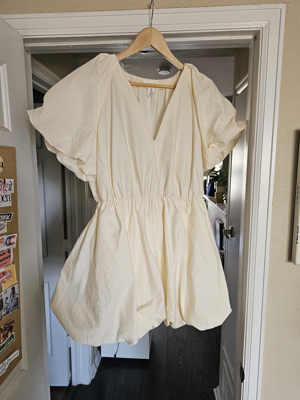 Cream Short Sleeve V-Neck Bubble Skirt